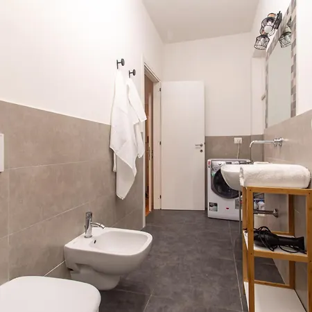 Апартаменты Wellstay Downtown